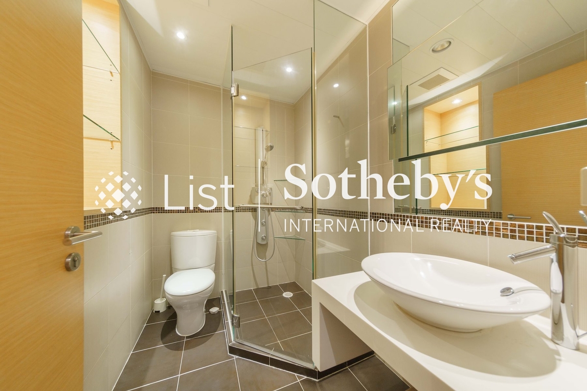 Tycoon Place 聚豪天下 | Second En-suite Bathroom