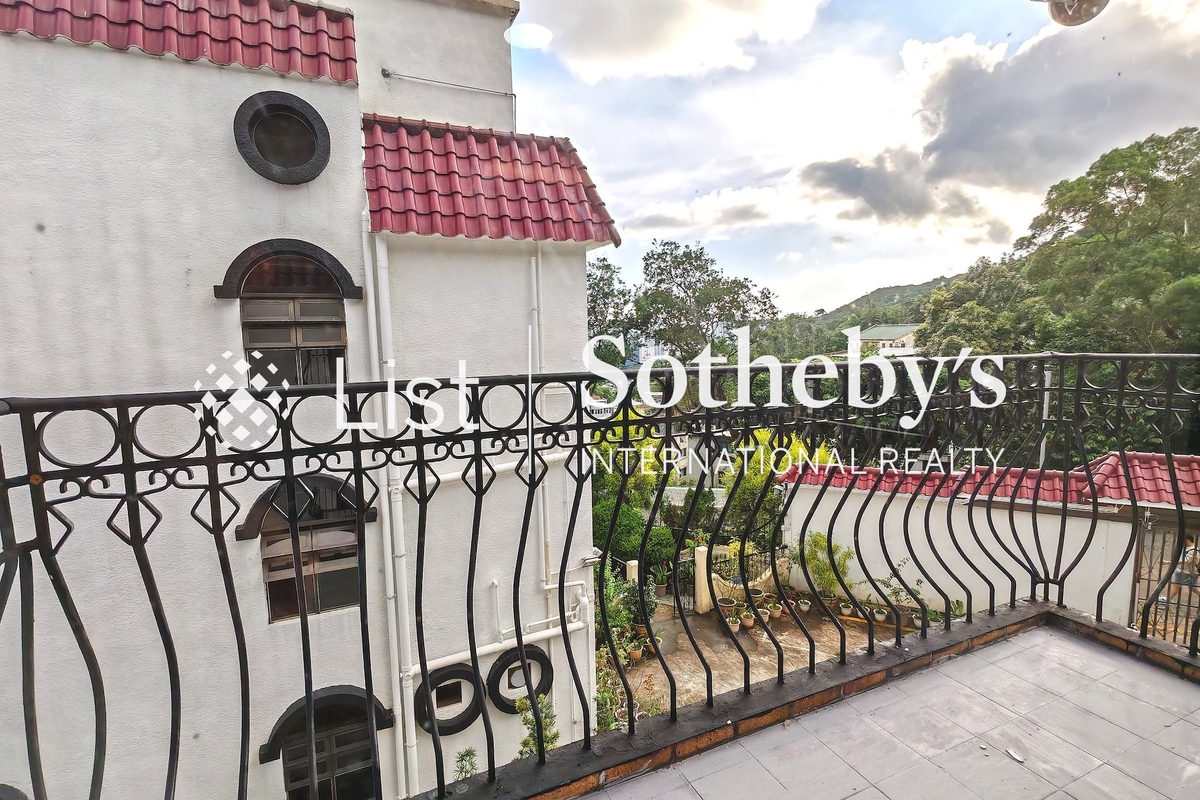 Hermita Villa 逸廬 | Balcony off Master Bedroom