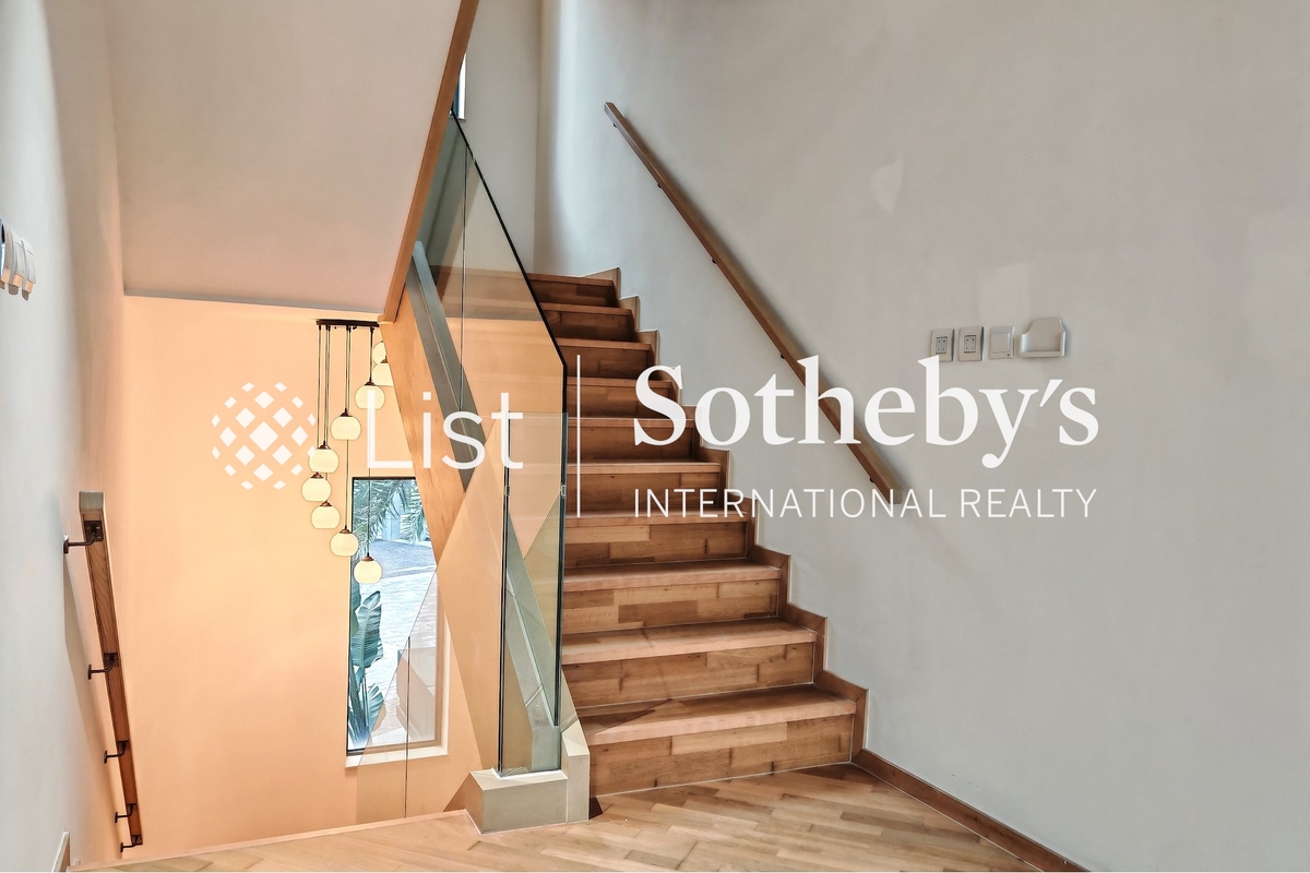 Alto Residence 藍塘傲 | Internal Staircase