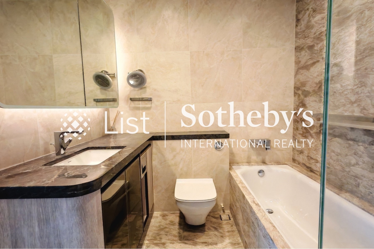 Alto Residence 藍塘傲 | Master Bathroom