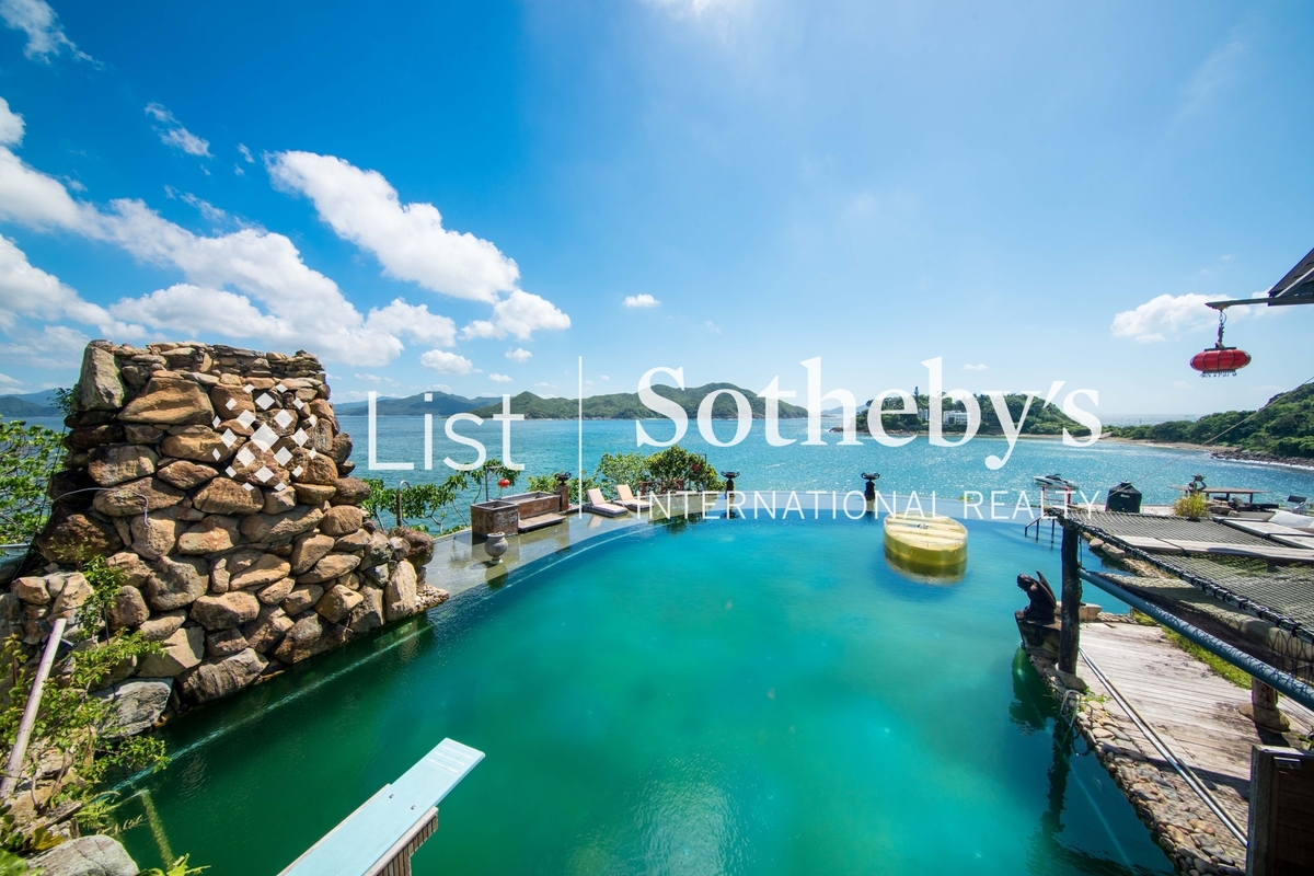 Hang Hau Wing Lung Road 坑口永隆路 | Private Swimming Pool