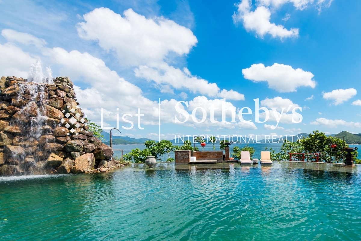 Hang Hau Wing Lung Road 坑口永隆路 | Private Swimming Pool