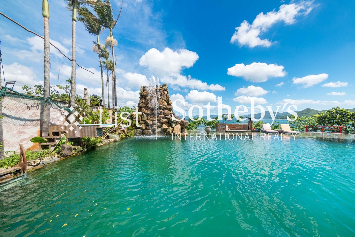 Hang Hau Wing Lung Road 坑口永隆路 | Private Swimming Pool