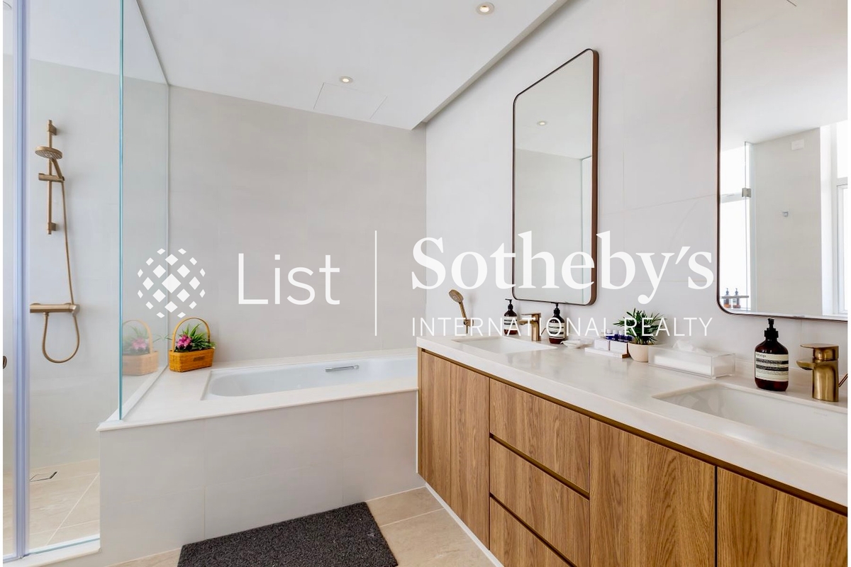 Big Wave Bay Road 大浪灣道 | Bathroom