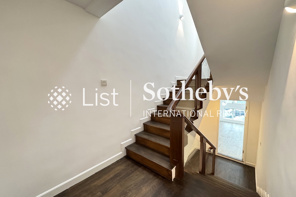 Marina Cove 匡湖居 | Internal Staircase