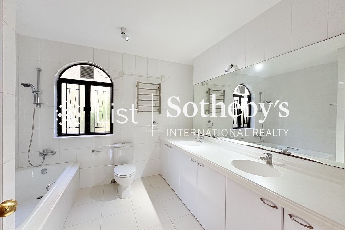 Siu Hang Hau 小坑口 | Master Bathroom