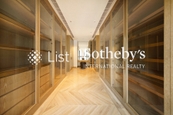 High Peak 寶峰 | Walk-in Closet in Master Bedroom 