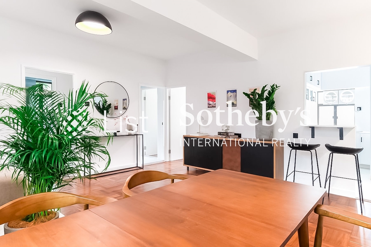 Caine Road 坚道 | Living and Dining Room