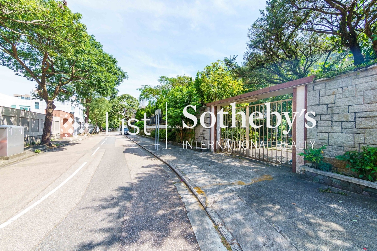 Perkins Road 白建時道 | House outside