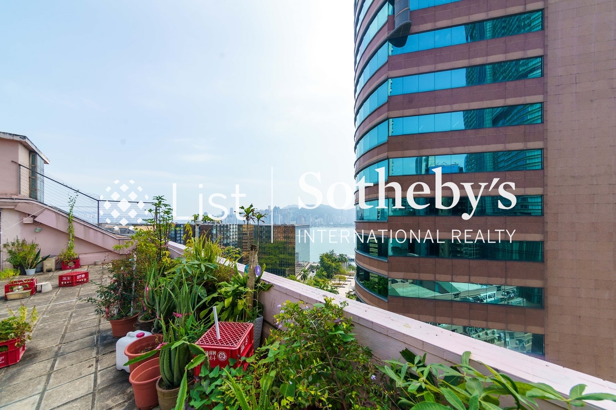 Ocean View Court 海景大廈 | Roof