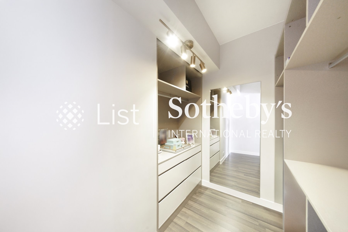 Ocean View Court 海景大廈 | Walk-in Closet in Master Bedroom 