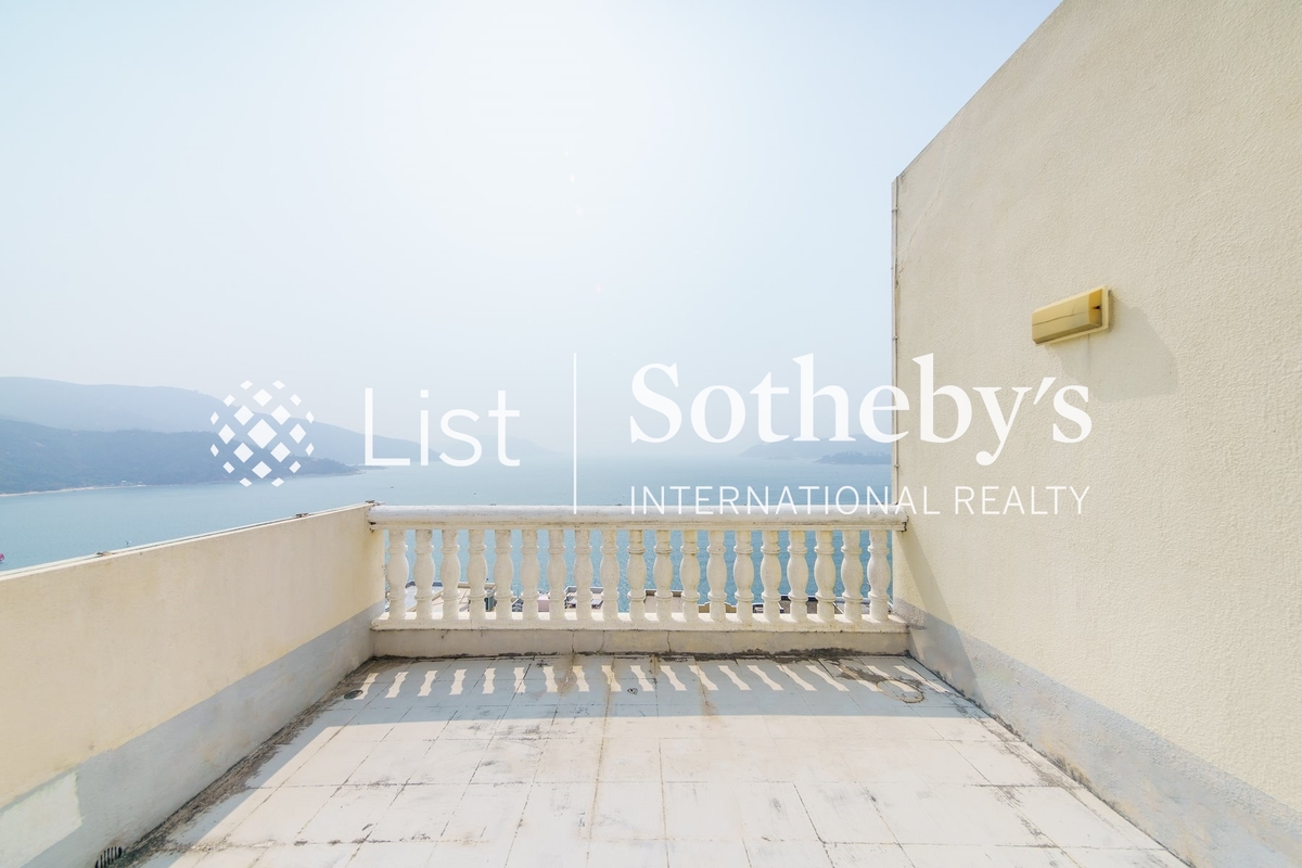 Redhill Peninsula 紅山半島 | Private Terrace off Master Bedroom