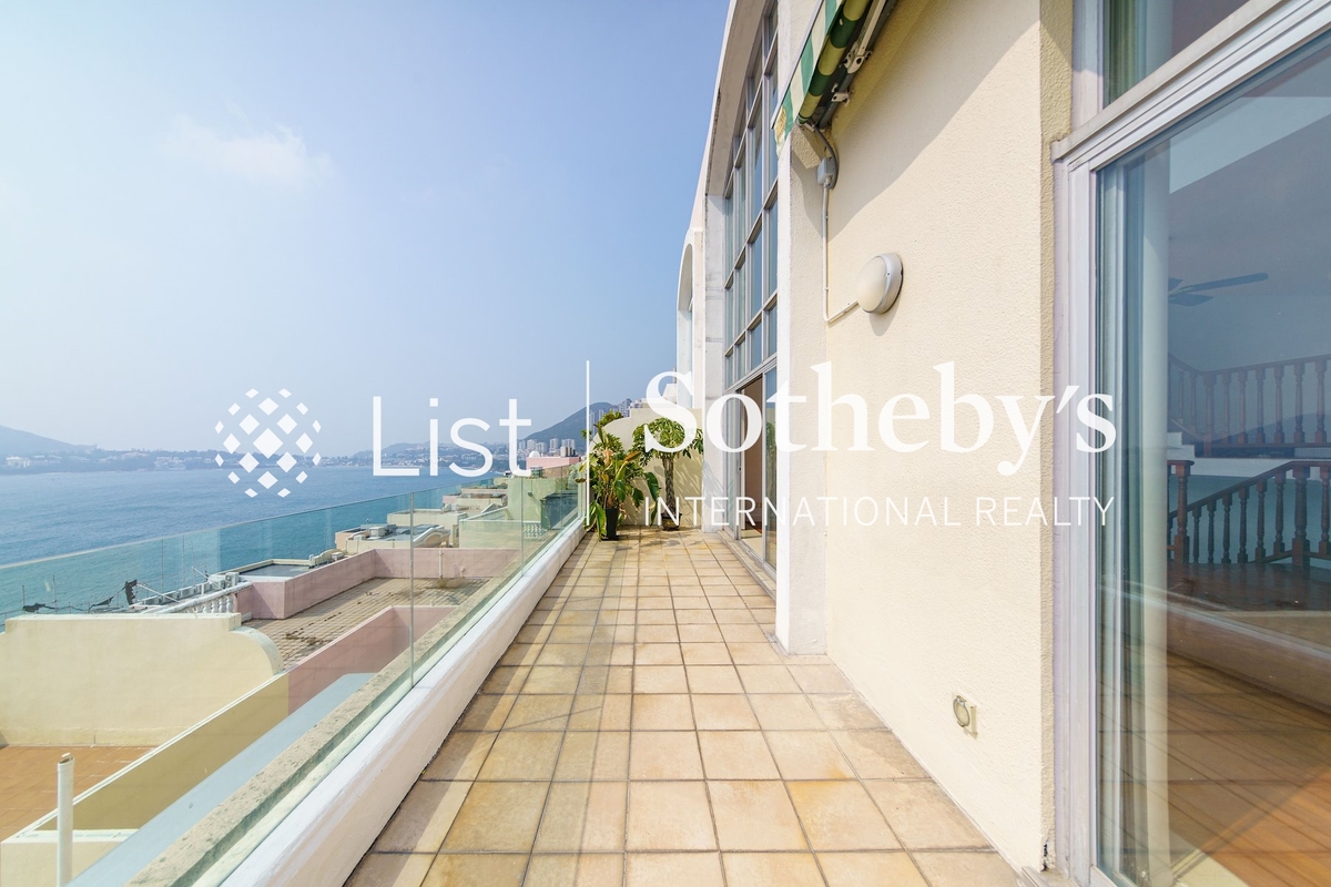 Redhill Peninsula 紅山半島 | Private Terrace off Living and Dining Room