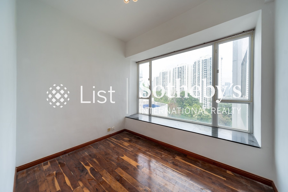 One Kowloon Peak 壹號九龍山頂 | Second Bedroom