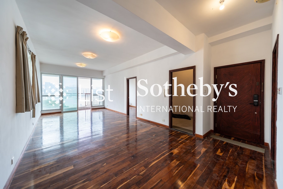 One Kowloon Peak 壹號九龍山頂 | Living and Dining Room