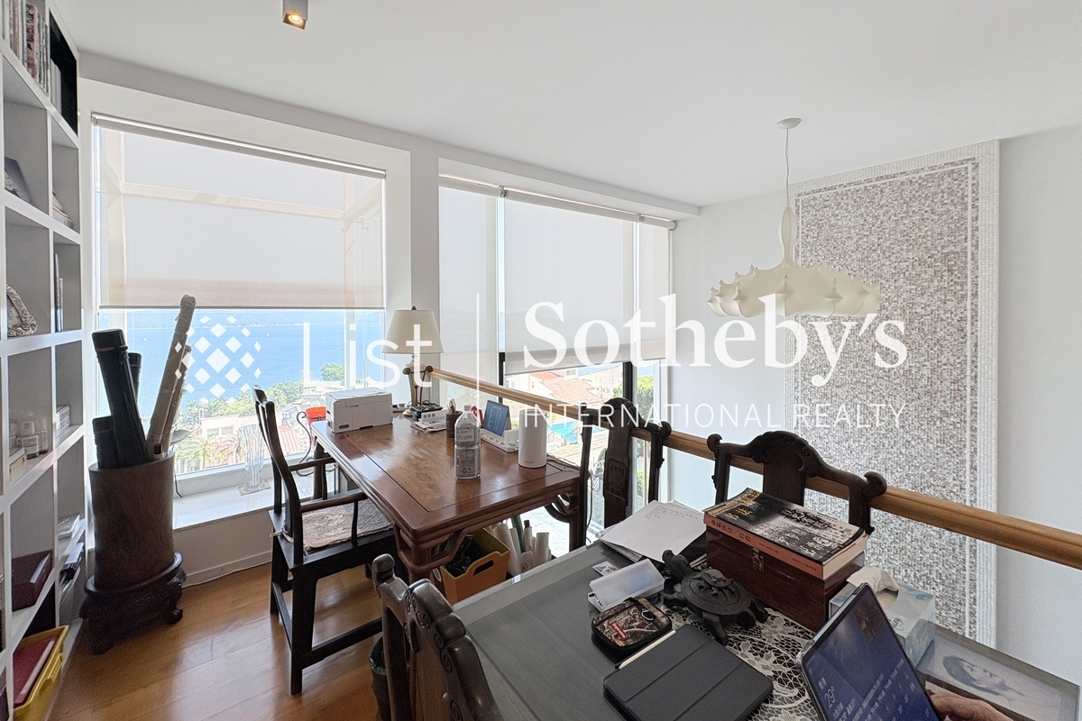 Rainbow Villa 彩濤別墅 | Leisure Corner