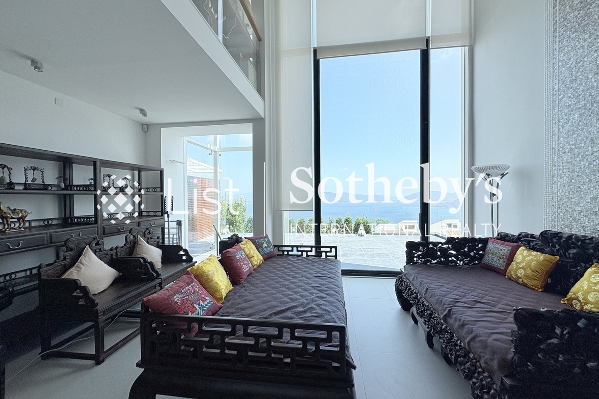 Rainbow Villa 彩濤別墅 | Living Room