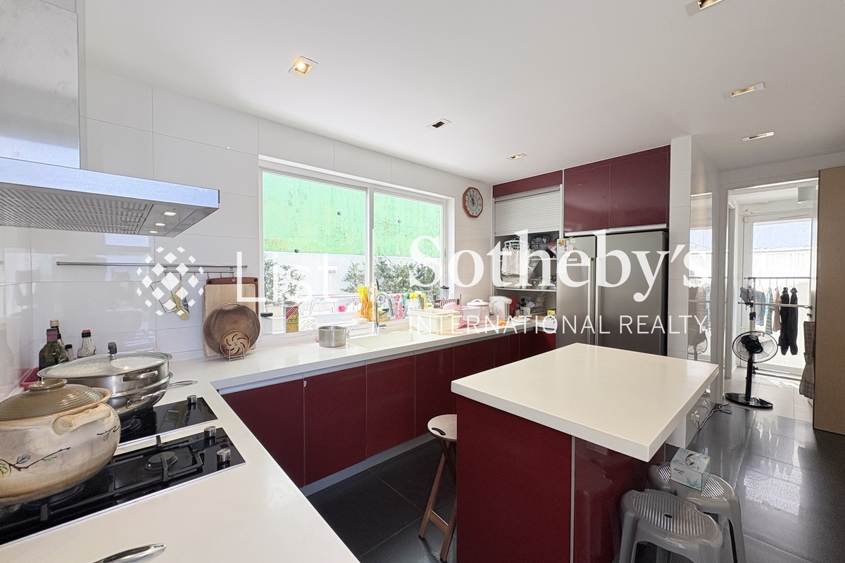 Rainbow Villa 彩濤別墅 | Kitchen