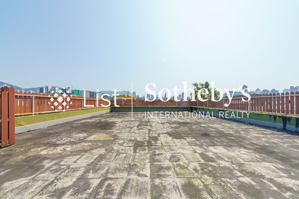 Cumberland Road 金巴倫道 | Private Roof 