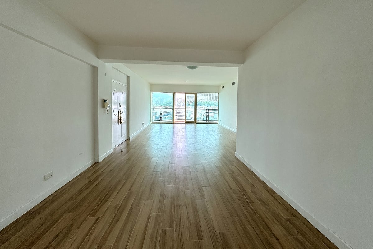 Hong Kong Gold Coast 香港黄金海岸 | Living and Dining Room