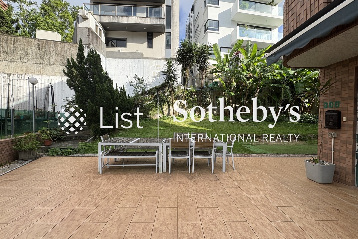 Sheung Sze Wan Detached House 相思灣獨立屋 | Private Terrace off Living Room