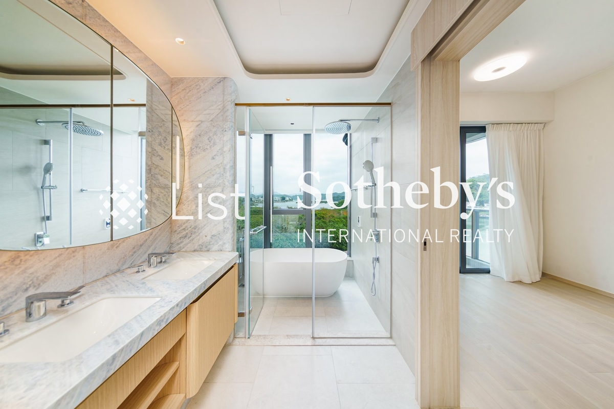 Whitesand Cove Whitesand Cove | Master Bathroom