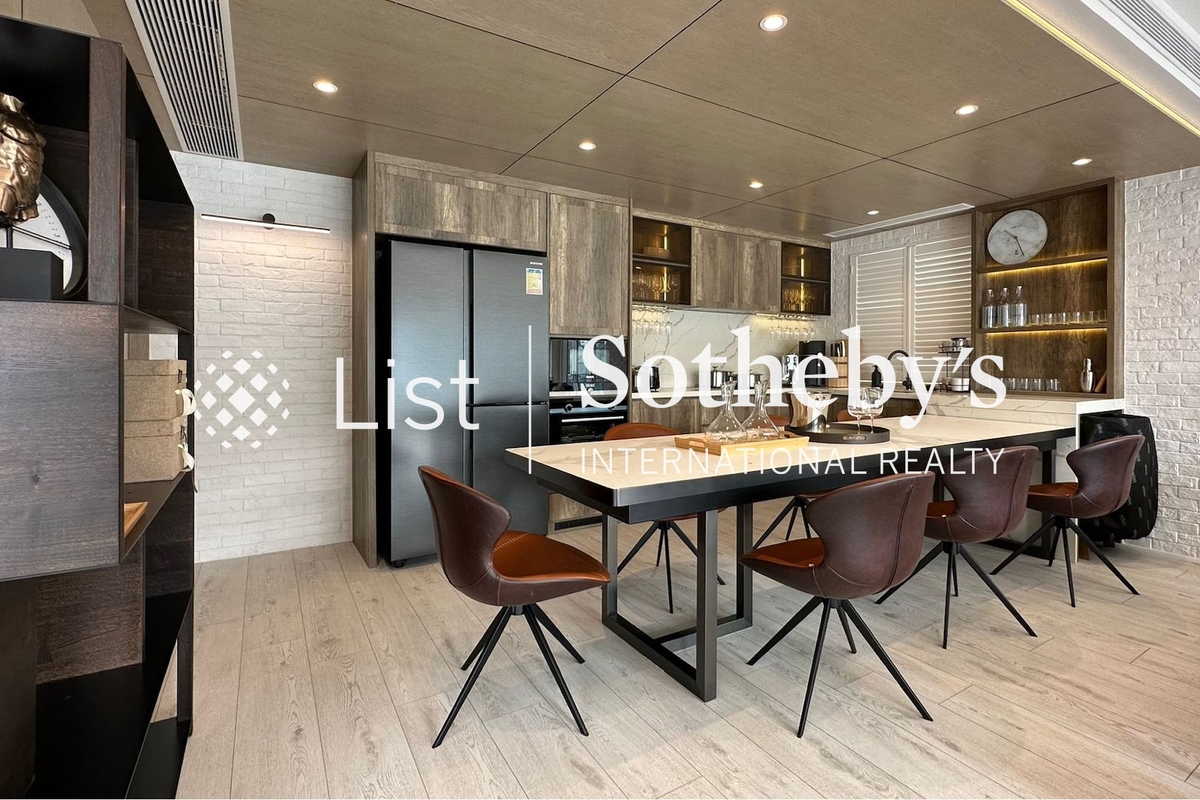 Luk Chau 鹿洲 | Living and Dining Room