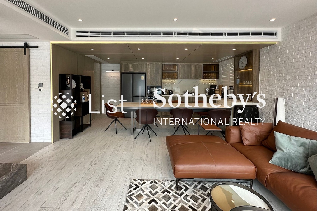 Luk Chau 鹿洲 | Living and Dining Room