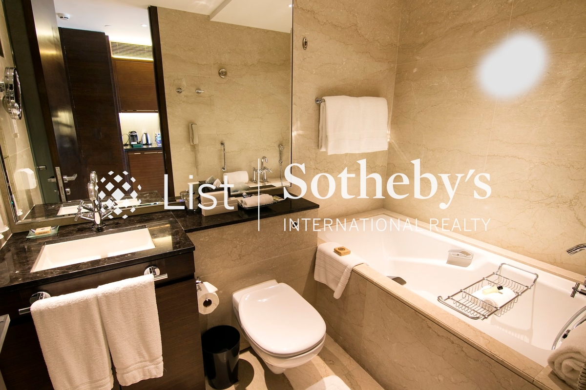 Four Seasons Place 四季匯 | Bathroom