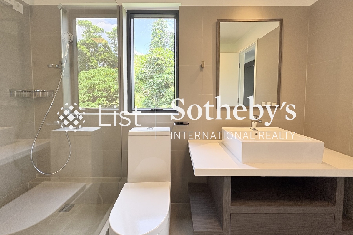 Pan Long Wan 檳榔灣 | Second Bathroom