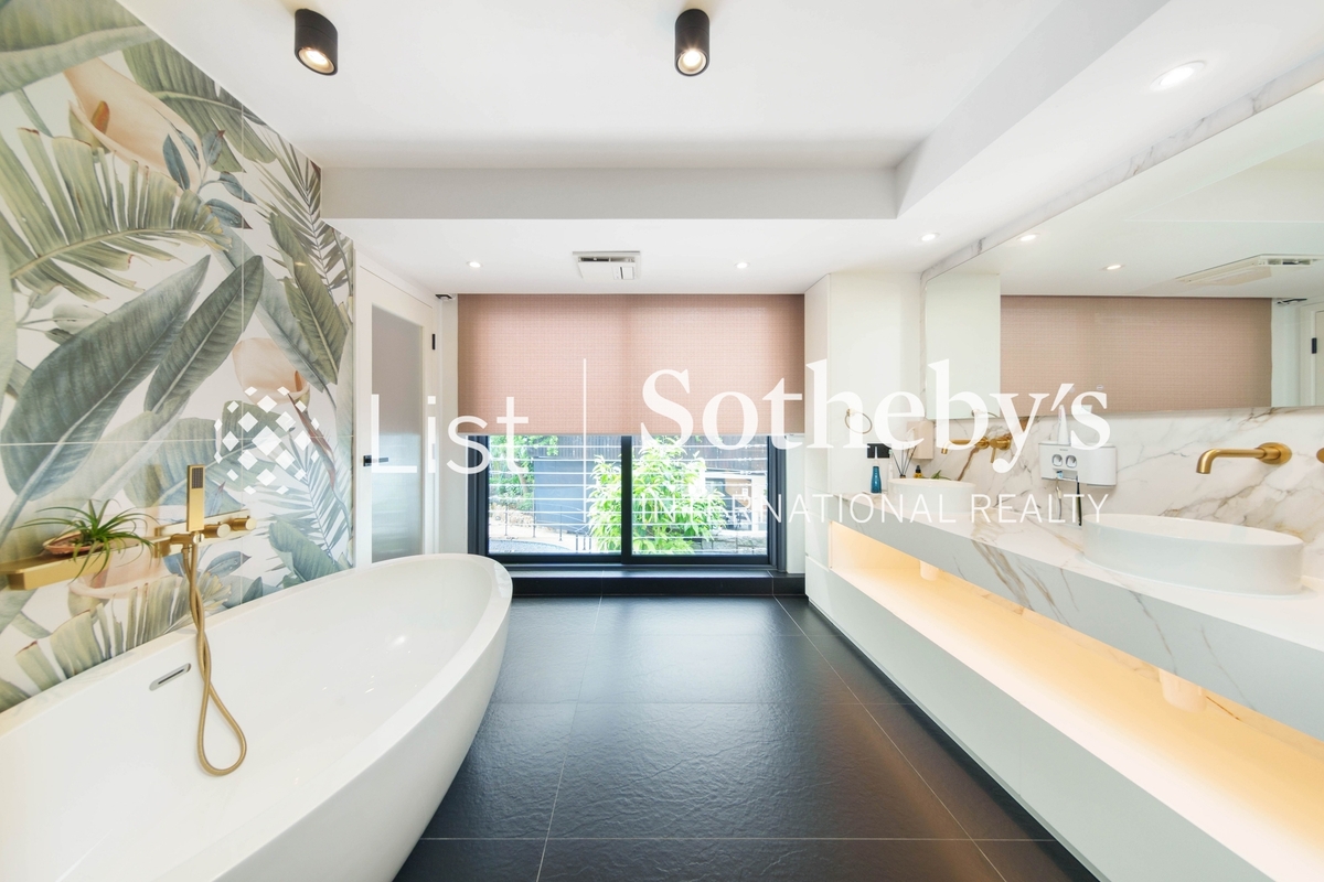 Greenfield Villa 松濤軒 | Master Bathroom