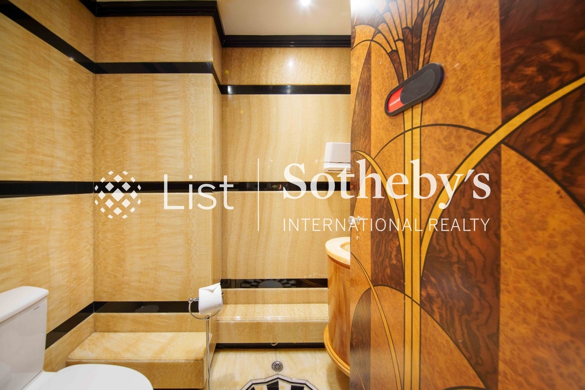 Wiltshire Road 渭州道 | Guest Powder Room