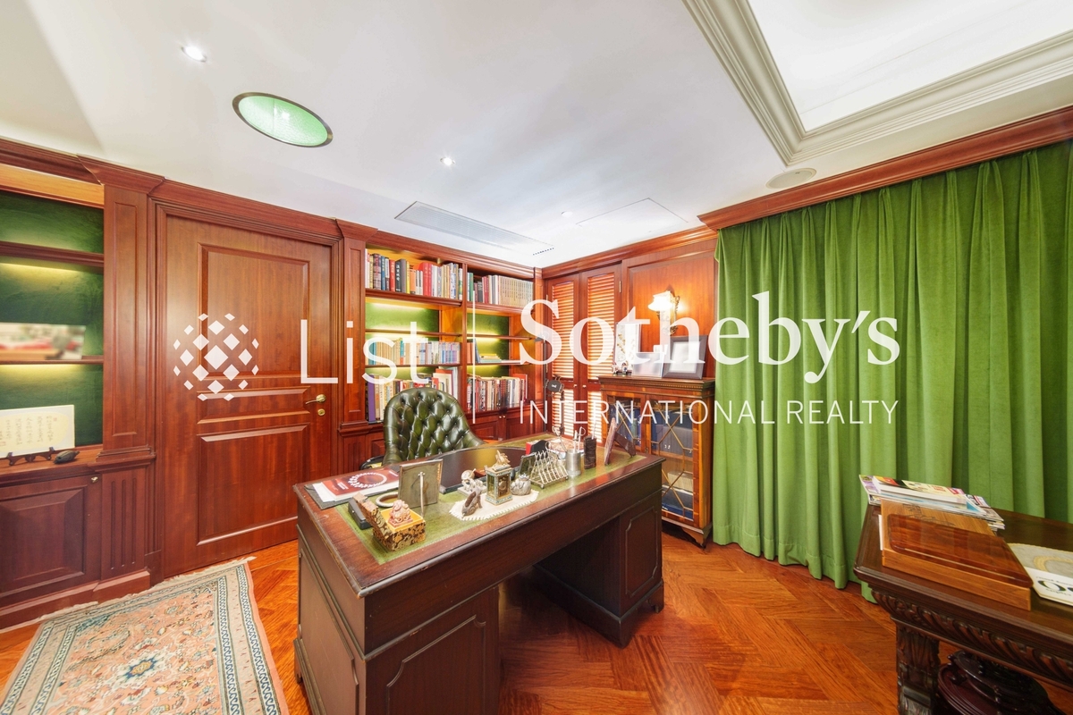 Wiltshire Road 渭州道 | Study Room off Master Bedroom
