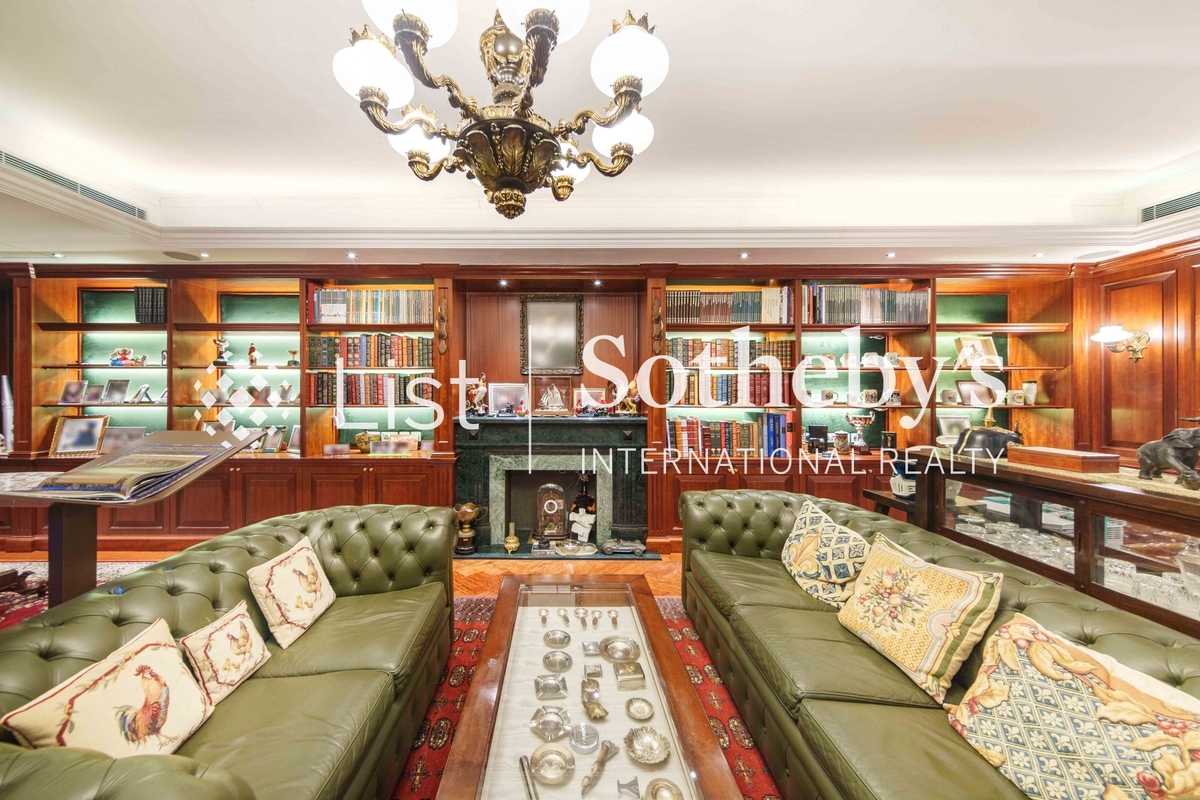 Wiltshire Road 渭州道 | Private Library