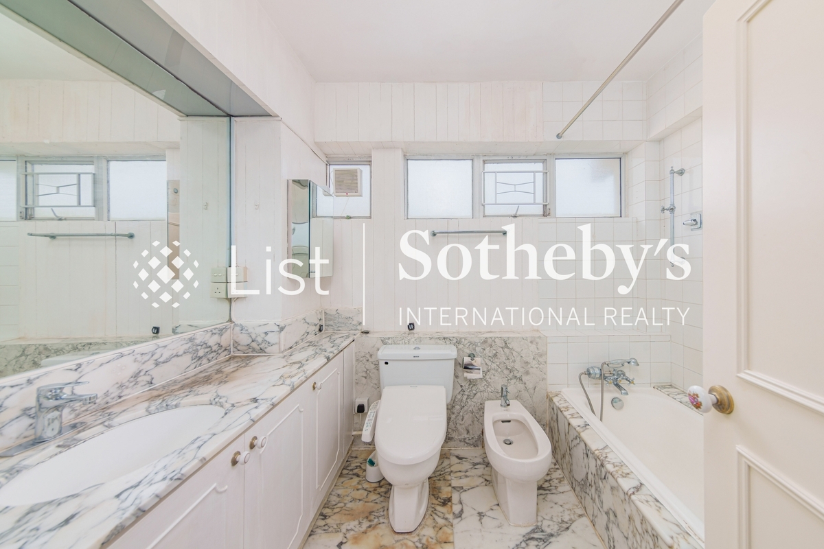 Prospect Point 薇廬 | Master Bathroom