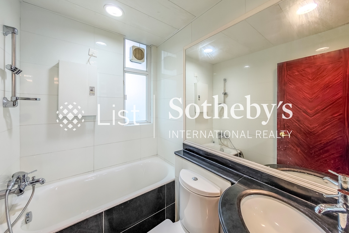 One Kowloon Peak 壹號九龍山頂 | Guest Bathroom