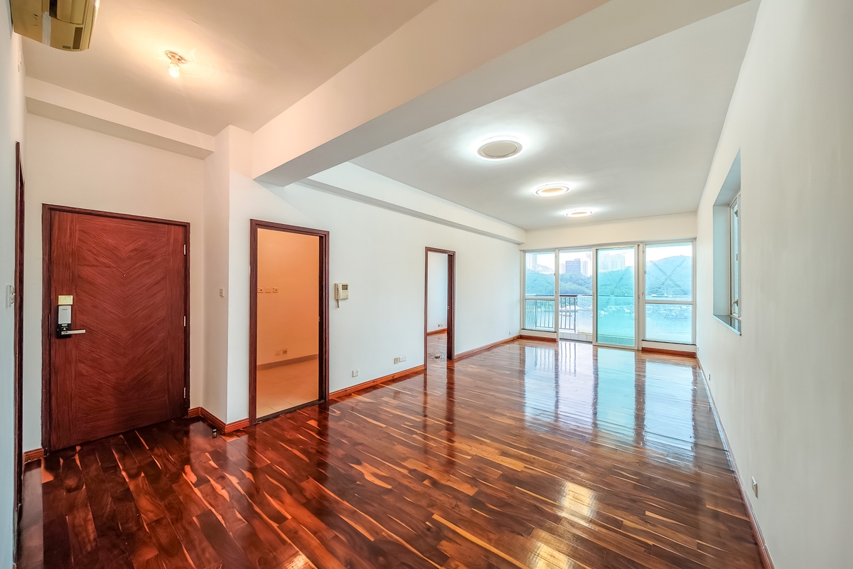 One Kowloon Peak 壹號九龍山頂 | Living and Dining Room