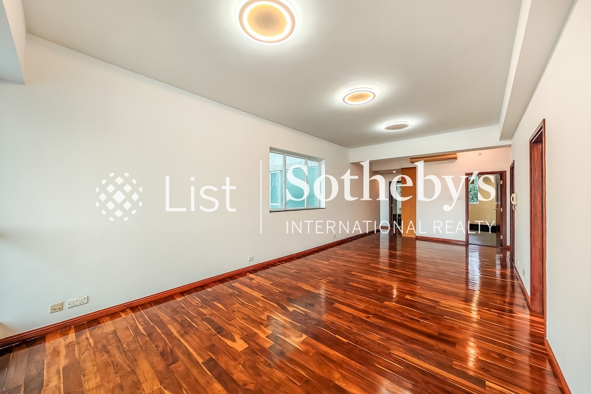 One Kowloon Peak 壹號九龍山頂 | Living and Dining Room