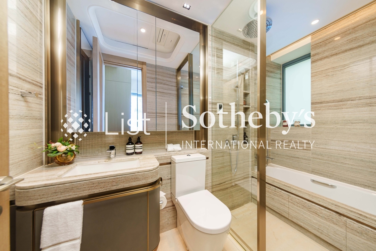 One Central Place One Central Place | Master Bathroom