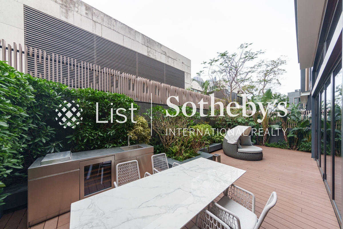 SOLACE SOLACE | Private Garden off Living and Dining Room