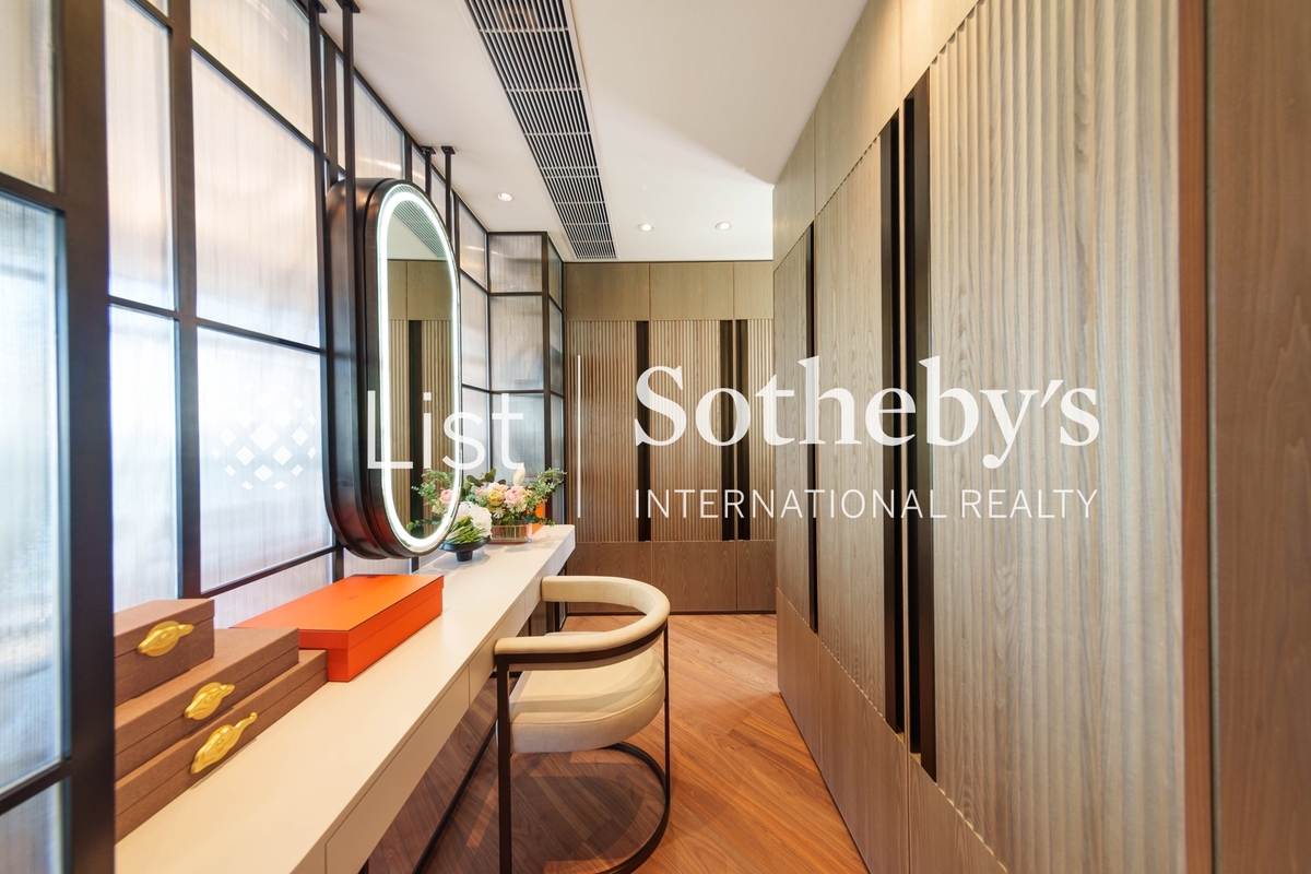 One Stanley One Stanley | Dressing Area in Master Bedroom 