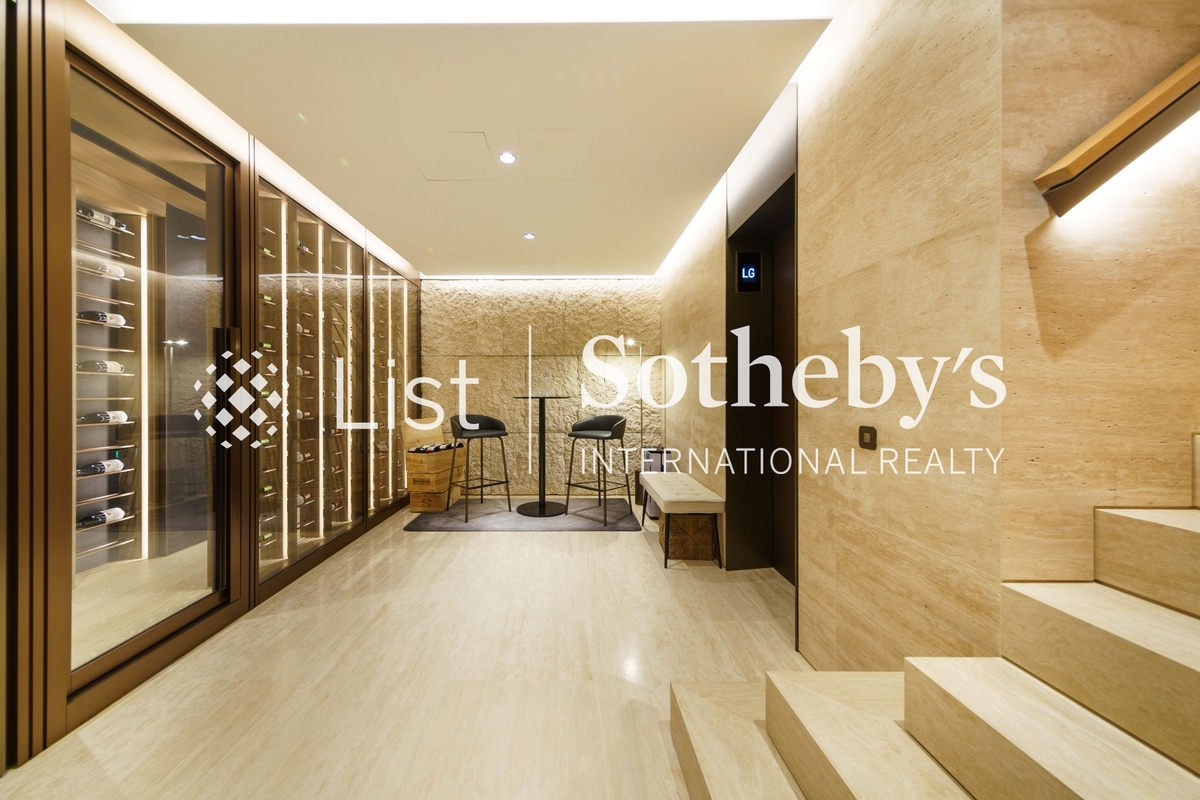 One Stanley One Stanley | Wine Cabinet