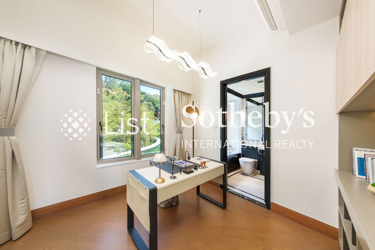 One Stanley One Stanley | Study Room