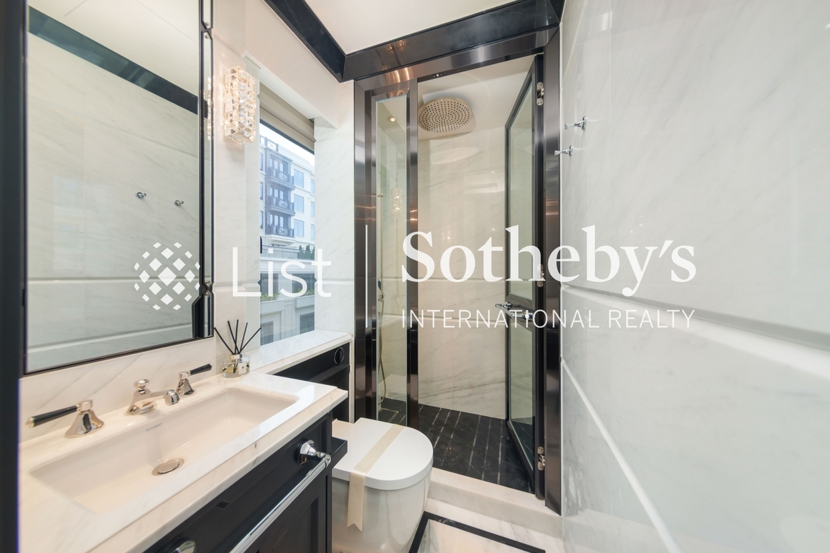 One Stanley One Stanley | Third En-suite Bathroom