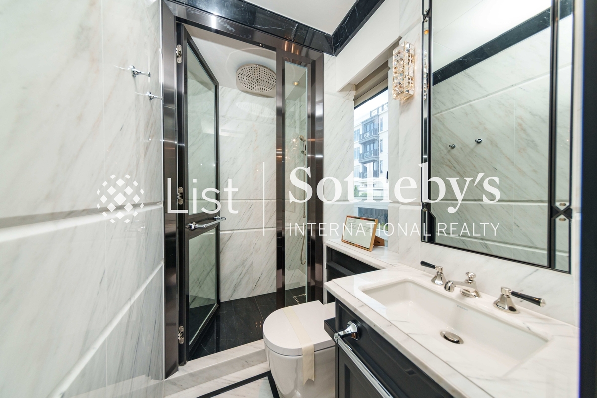 One Stanley One Stanley | Third En-suite Bathroom