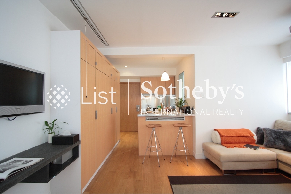 66 Hollywood Road 荷李活道66号 | Living Room