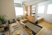 66 Hollywood Road 荷李活道66號 | Living and Dining Room