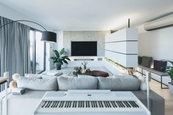 Wylie Court 衛理苑 | Living and Dining Room