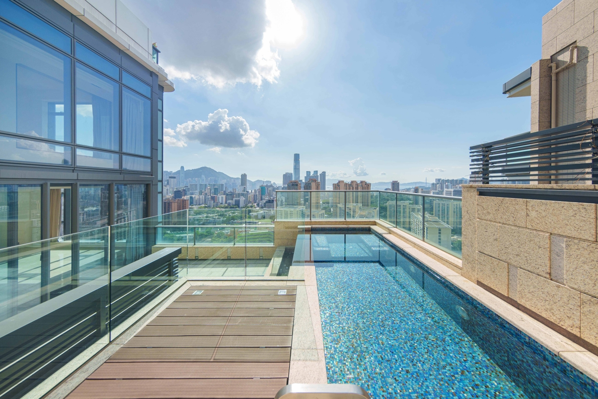 Ultima 天鑄 | Private Terrace off Living and Dining Room with Swimming Pool