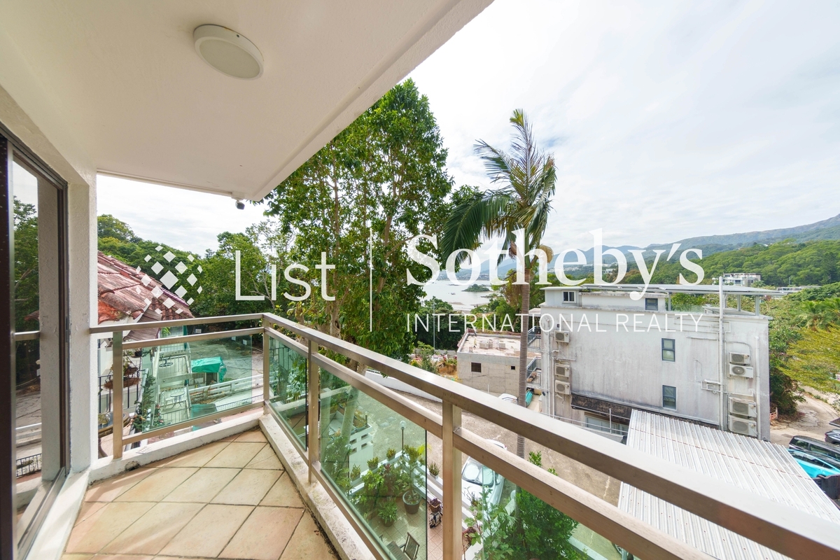 Welldo Villa 威都別墅 | Balcony off Second Bedroom